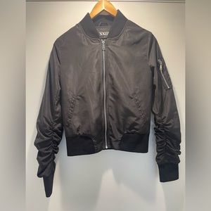 Black bomber jacket by Culture Kings 👑